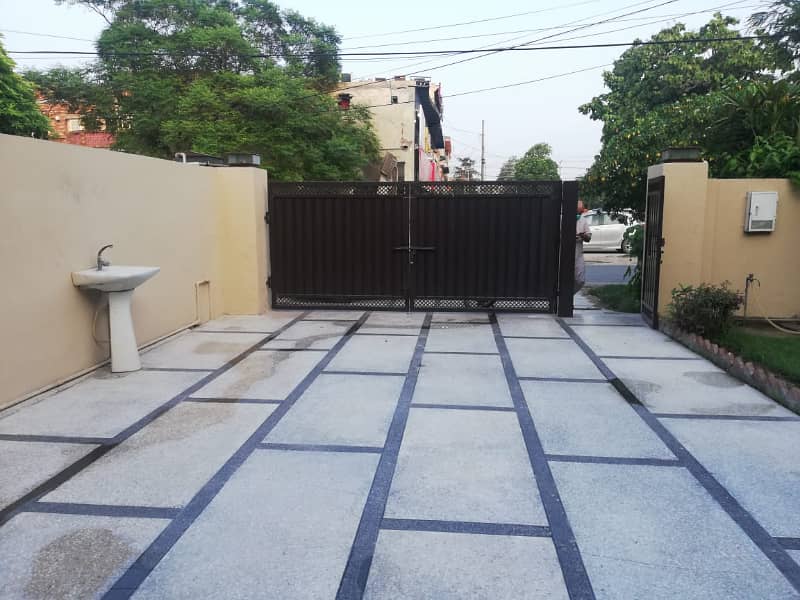 1 Kanal Double Unit House Available For Rent in DHA Phase 1 Block K 22