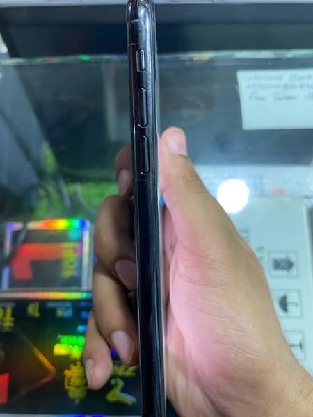 iphone xs pta approved condition 10/10 only battery change 64 stroge 2