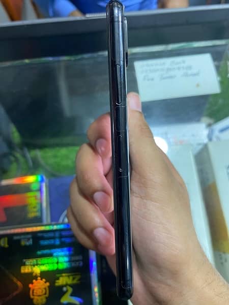 iphone xs pta approved condition 10/10 only battery change 64 stroge 3