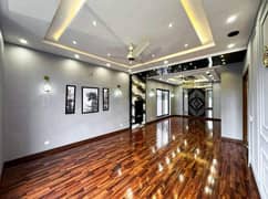 Wooden floor/vinyl floor/wallpaper