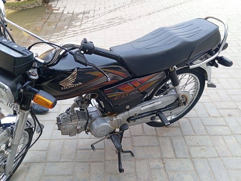 Honda 70 black colour one hand use 0