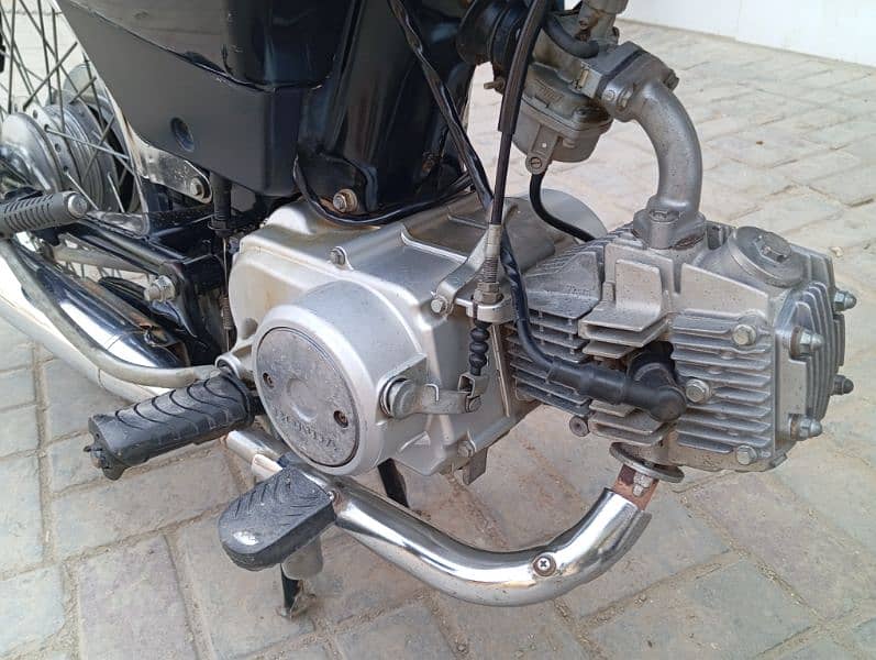 Honda 70 black colour one hand use 1