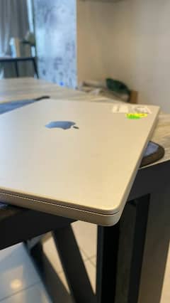MacBook pro M2 Max 14 inch  2023 0