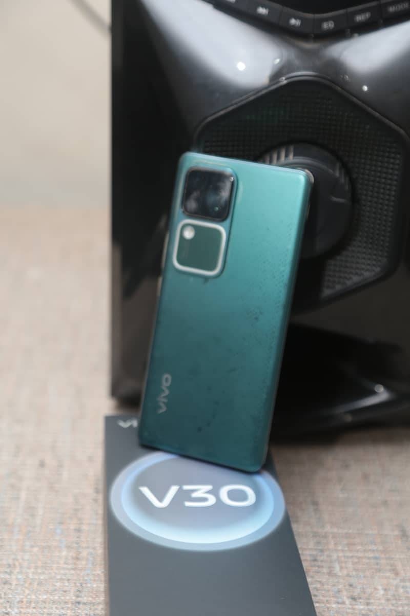 vivo v30 1