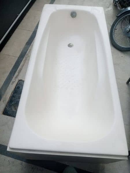 bath tub 1