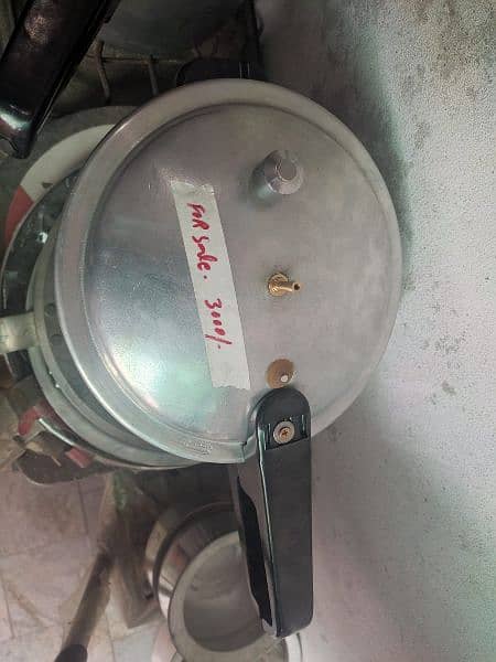 second hand pressure cooker for sale 1