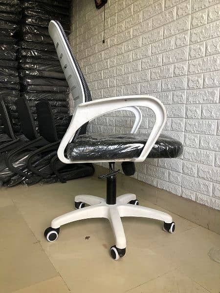 OFFICE CHAIRS - REVOLVING - STAFF CHAIR 9