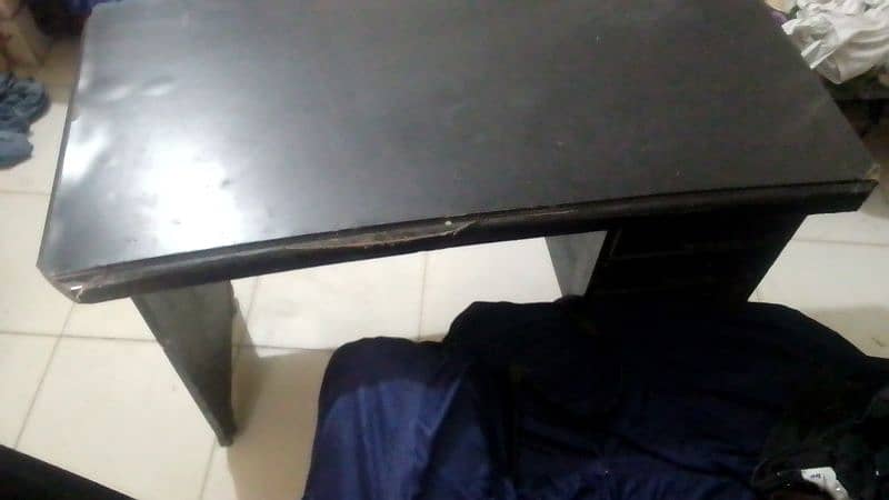Study table for sale urgently 3