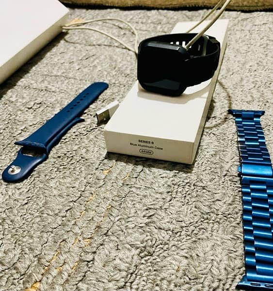 Apple Watch Series 6, 44mm Blue, with 3 straps 2