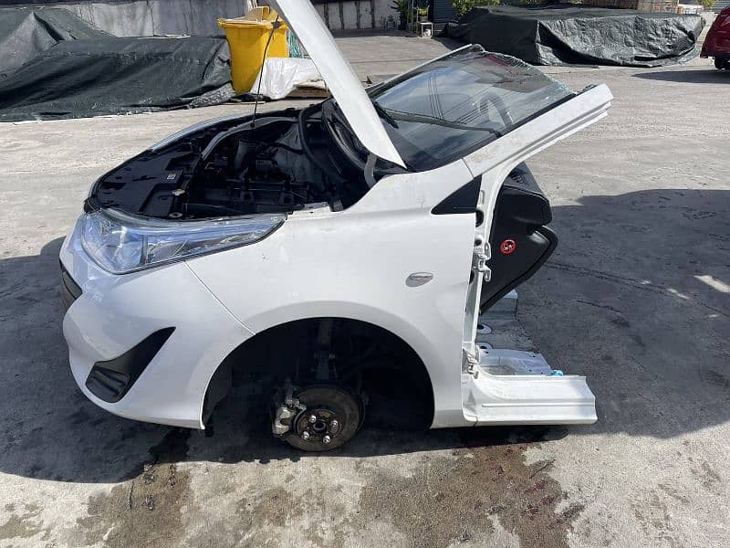 Toyota Corolla Gli , Xli , Grande , Yaris Bonnet , Side Mirror, Fender 15