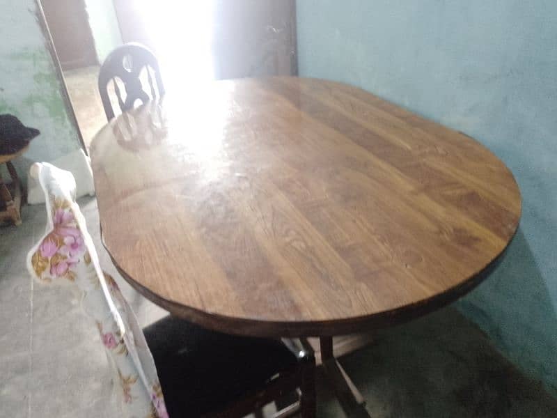 Dining table 0