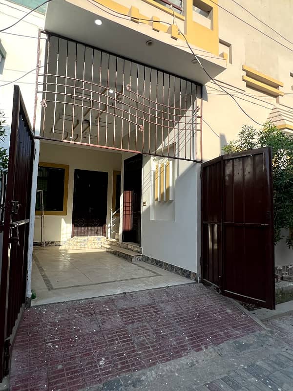 Akbar colony near satellite town New brand 3.5 Marly double story house for sale 10