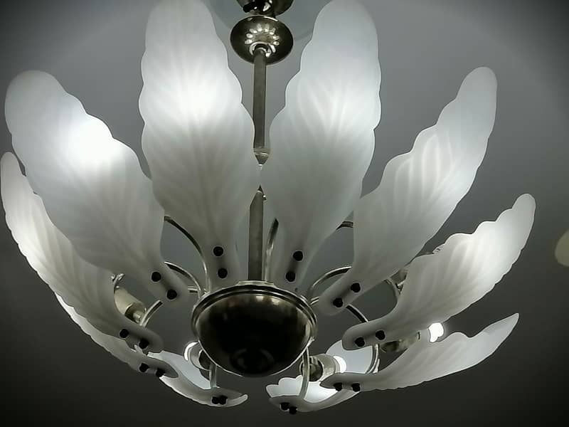 Snow White Leaves Chandelier 2