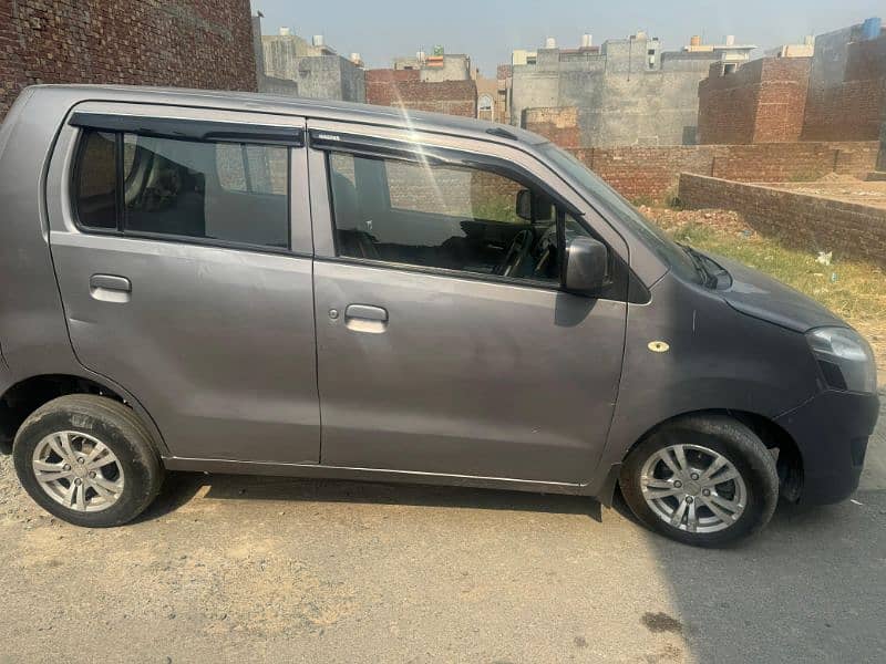 Suzuki Wagon R 2016 11