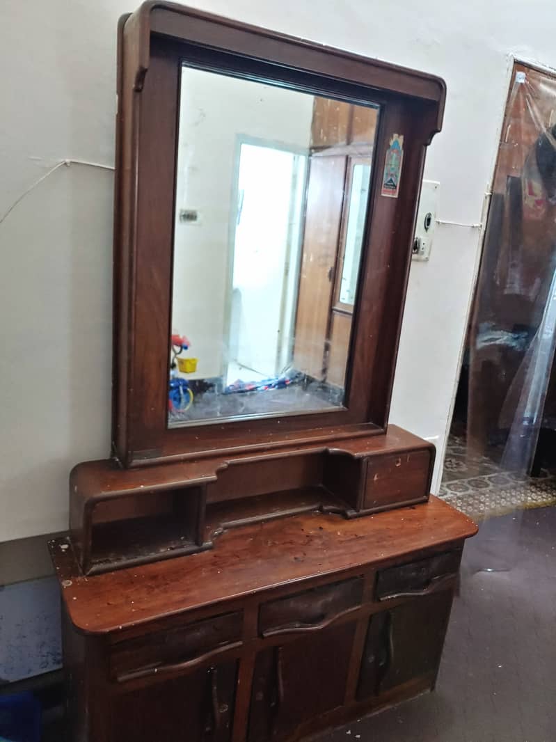 Dressing Table with mirror 2