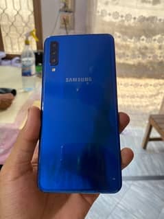 samsung A7 2018 4/128 with complete box