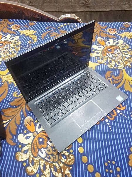 Dell Latitude 7390, i5-8th Generation 1