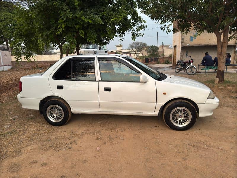 Suzuki Swift 1990 3