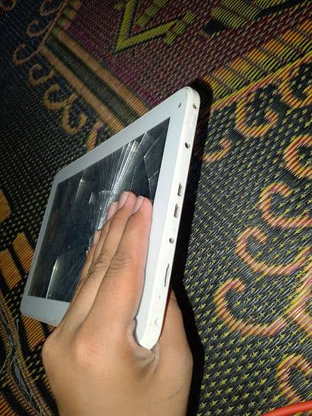 tablet for sale only screen new Dala gi Baki all ok ha sale in 11000 2