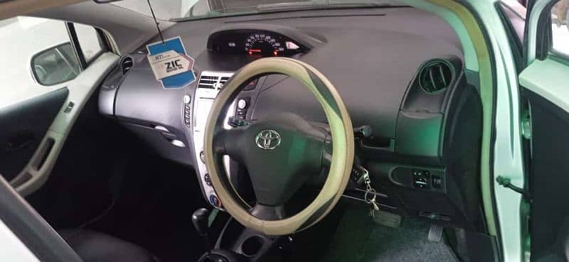 Toyota Vitz 2011 1