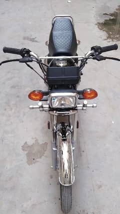 Honda cg 125 classic black colour mint condition