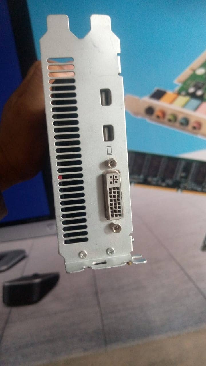 1 GB DDR5 Ghraphic Card AMD Radeon 5770 2
