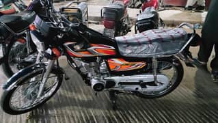 Honda 125 black 2020/23 model 100/100 condition