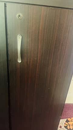 2 door side cabinet. 9/10 condition