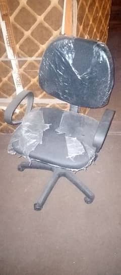 4 chair available