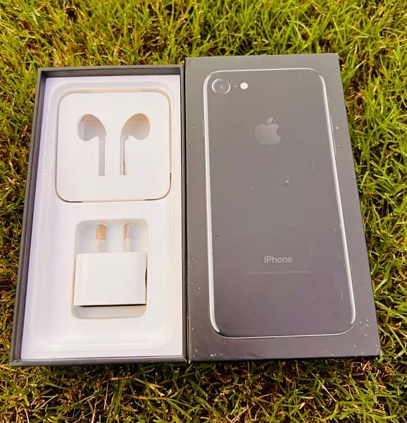 iPhone 7 128 GB PTA Approved 5