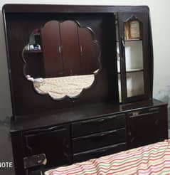 BED SET WITH DRESSING TABLE