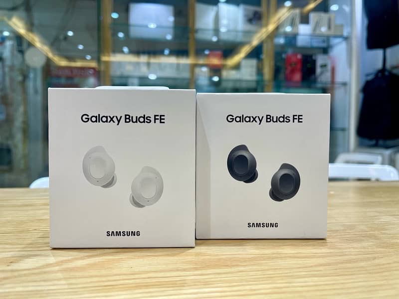 samsung galaxy buds FE samsung galaxy watch FE 0