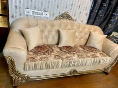 Beautiful 6,Seater sofa set few months used