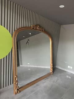 Wall mirror