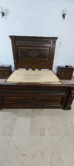 Excellent Quality wooden chinioti Bedroom set only 6 months used