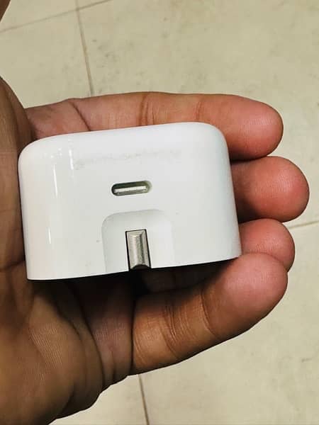 Iphone Charger (genuine) 1