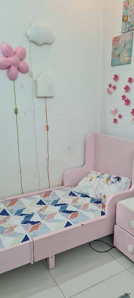 I kia bed set two single with study table and chair loot sale 5