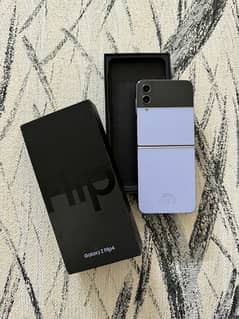 SAMSUNG Z FLIP 4 BRANDNEW CONDITION