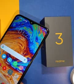 Realme 3   4gb / 64gb with full box and charger