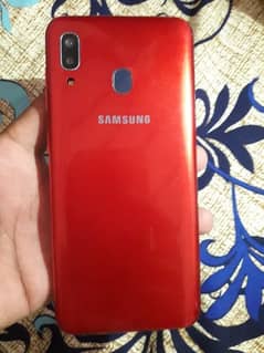 Samsung A20 , ROM 3 Ram 32 , contact this number +92 328 6413552