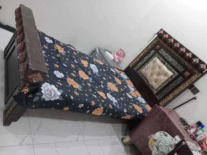 Single bed without matress used hai 1