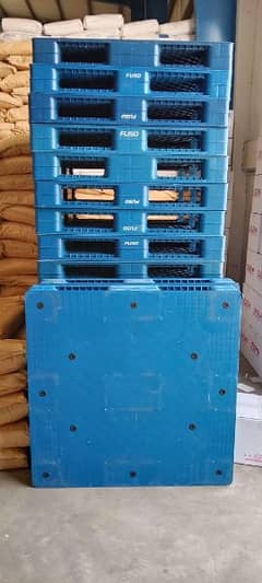 plastic pallets imported