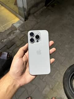 iphone 15 pro 256 gb factory unlcok LLA with box