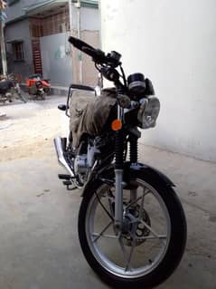 Suzuki GS 150 SE 2021