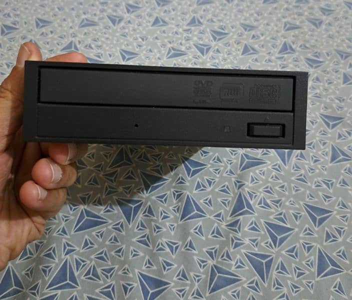 DVD rewritable drive + External hard disk connector. 0