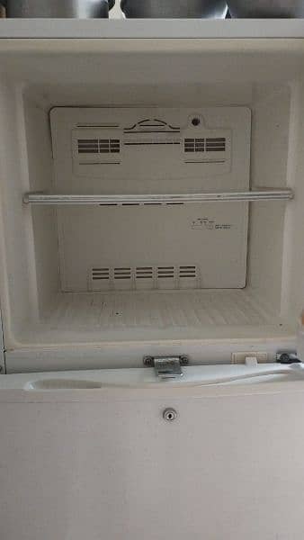 Daewoo Refrigerator  Model=FR 2701 3