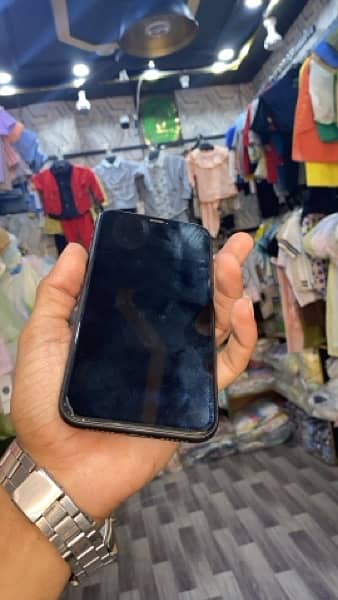 iphone 11 (128gb) 58k 0