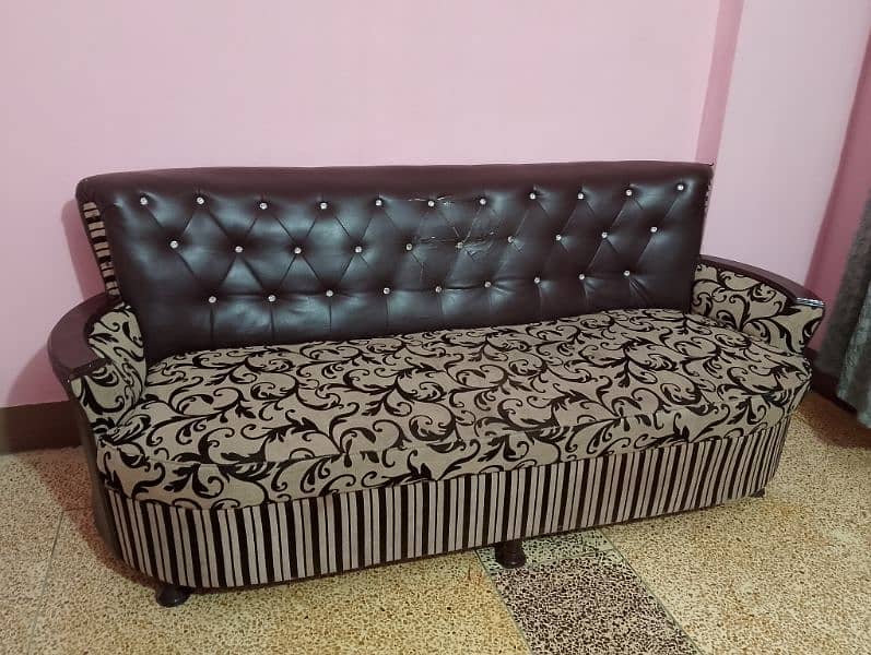 5 seater sofa set urgent sale  03353018328 3