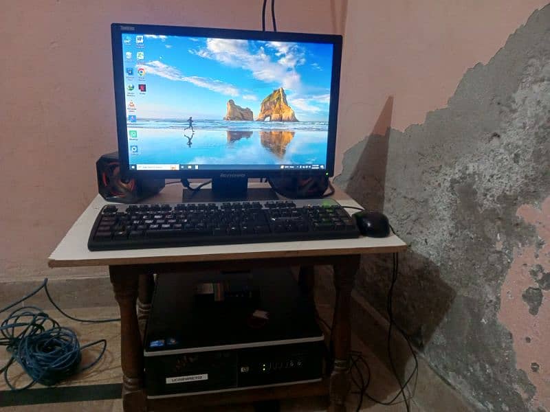 hp system intel core i3 lenowo led 19" and mouse and. keyboard all ok 1