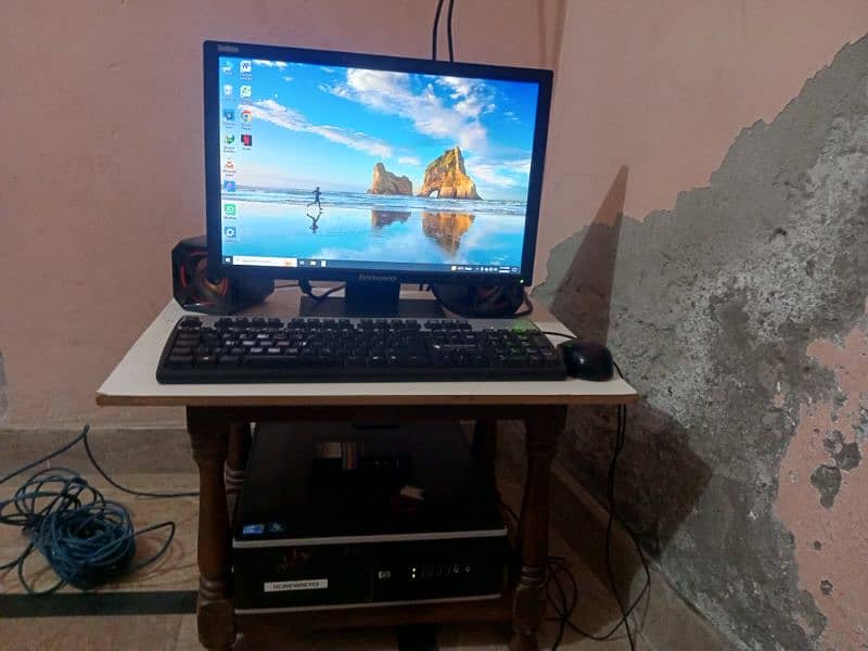 hp system intel core i3 lenowo led 19" and mouse and. keyboard all ok 2